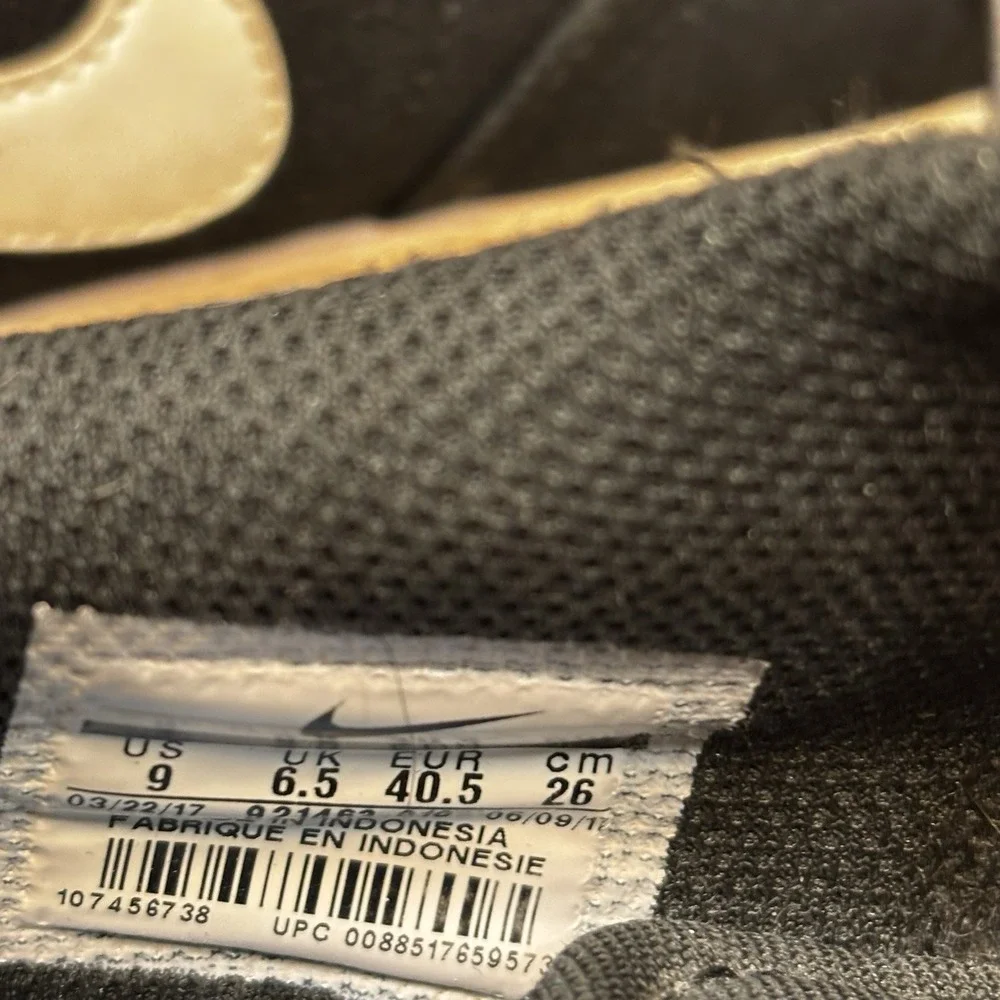 Nike Womens SB Check Solarsoft 921463-010  Sneakers Size 9 Black White canvas